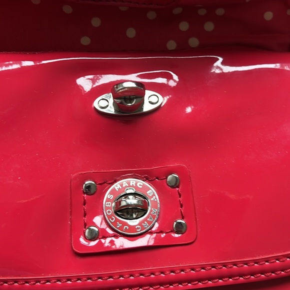 MARC BY MARC JACOBS Patent Red Clutch Excellent condition, never used - Picture 6 of 11